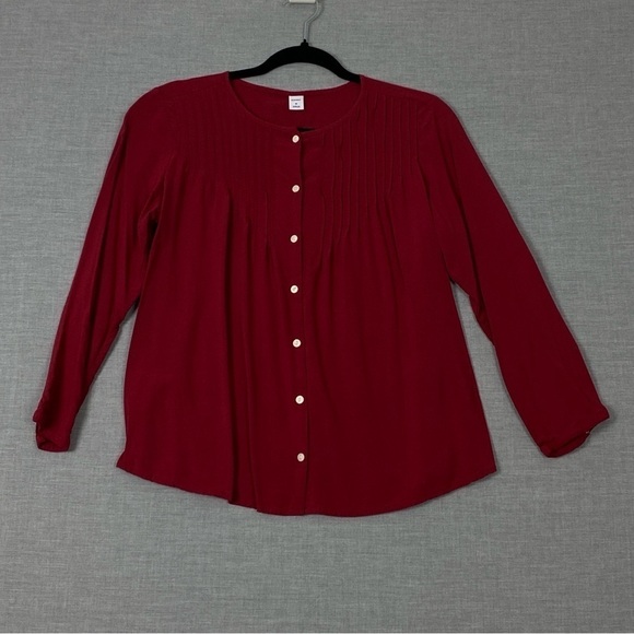 Old Navy Tops - Old Navy Button Up Top Womens Sz Med Red 100% Rayon Flowy